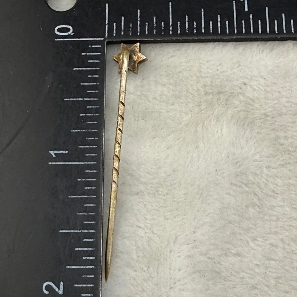 Vintage Rhinestone Star Stick Pin Gold Tone
